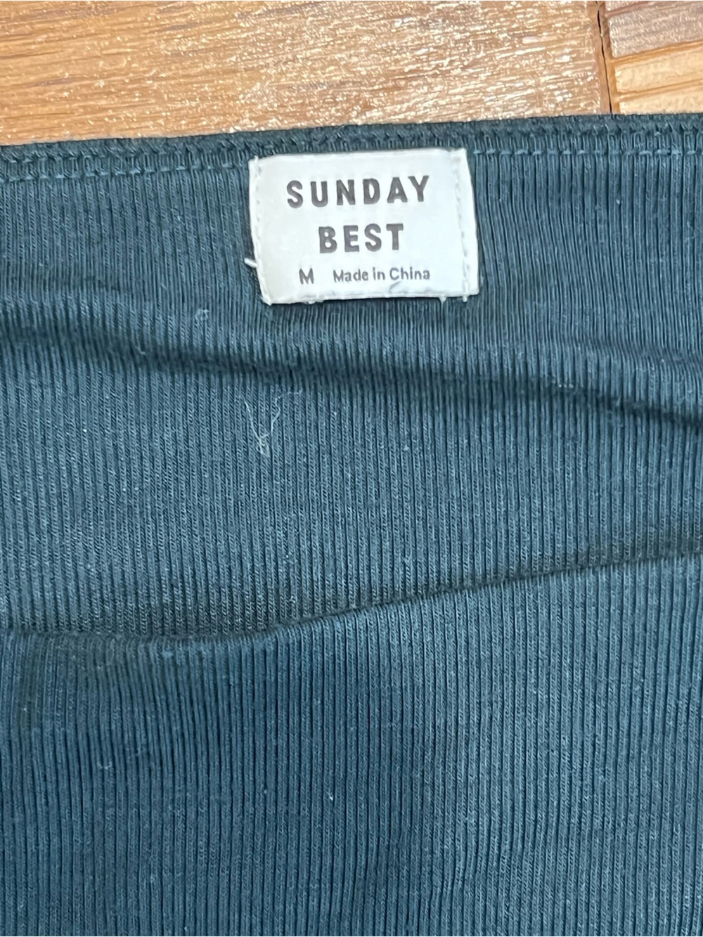 Sunday Best Dark Green cropped long sleeve top - size M - Picture 2 of 3